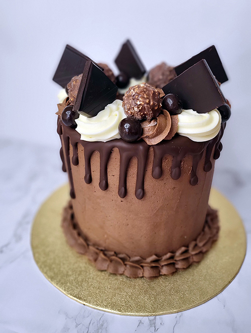 Kerry's Cake Company – Bespoke celebration cakes and sweet treats